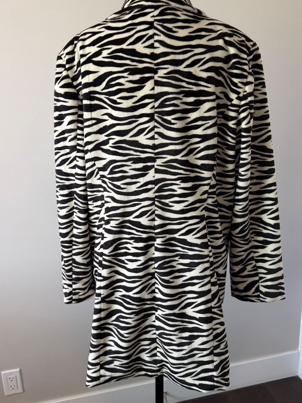 Bernardo Zebra Print Faux Fur Coat Women's XL - Picture 2 of 7